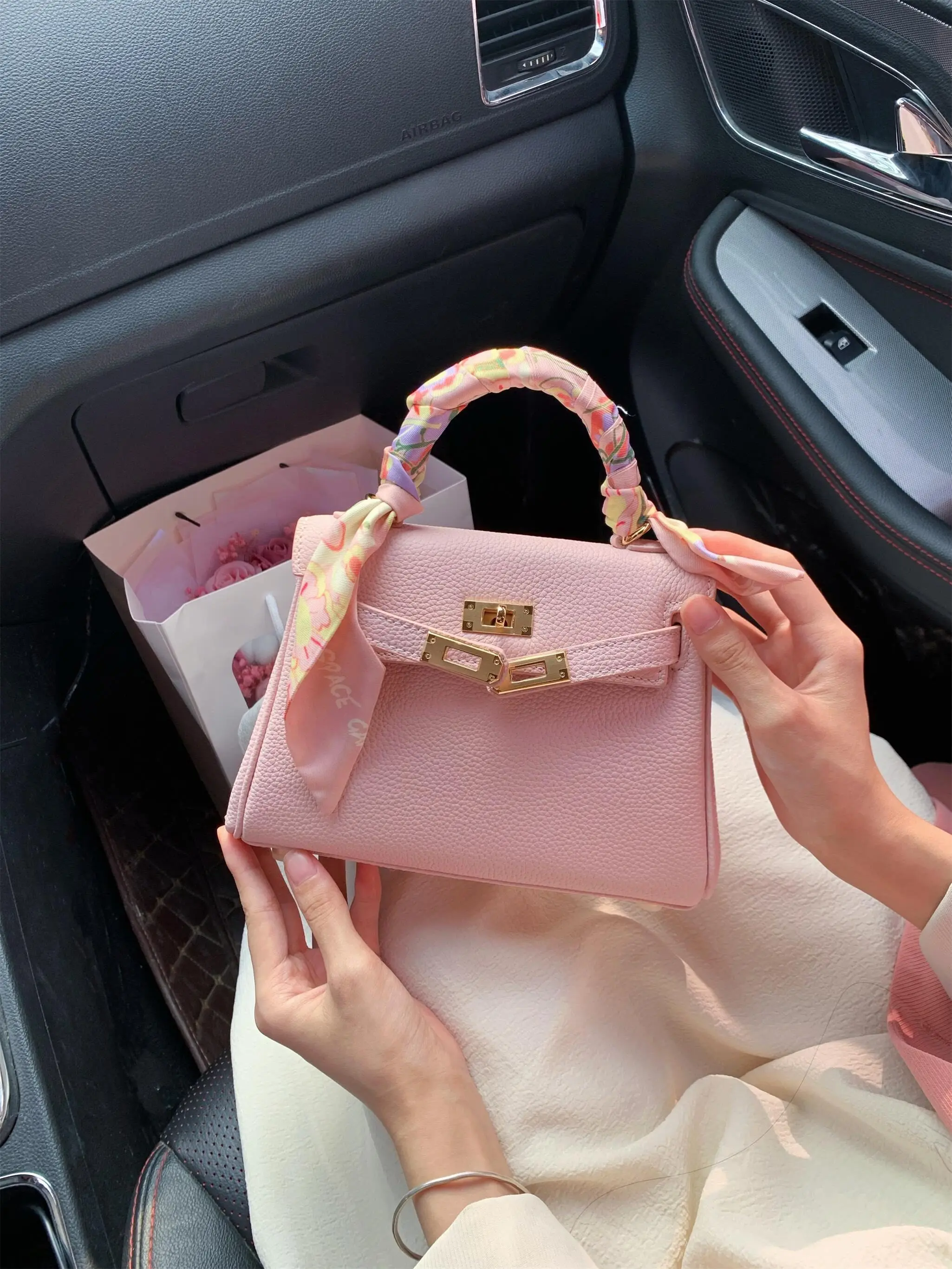Small bag, distinct shape